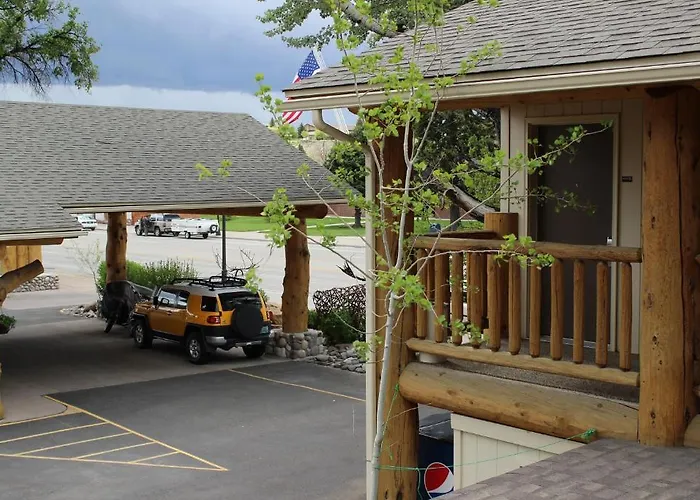 Moose Creek Lodge & Suites